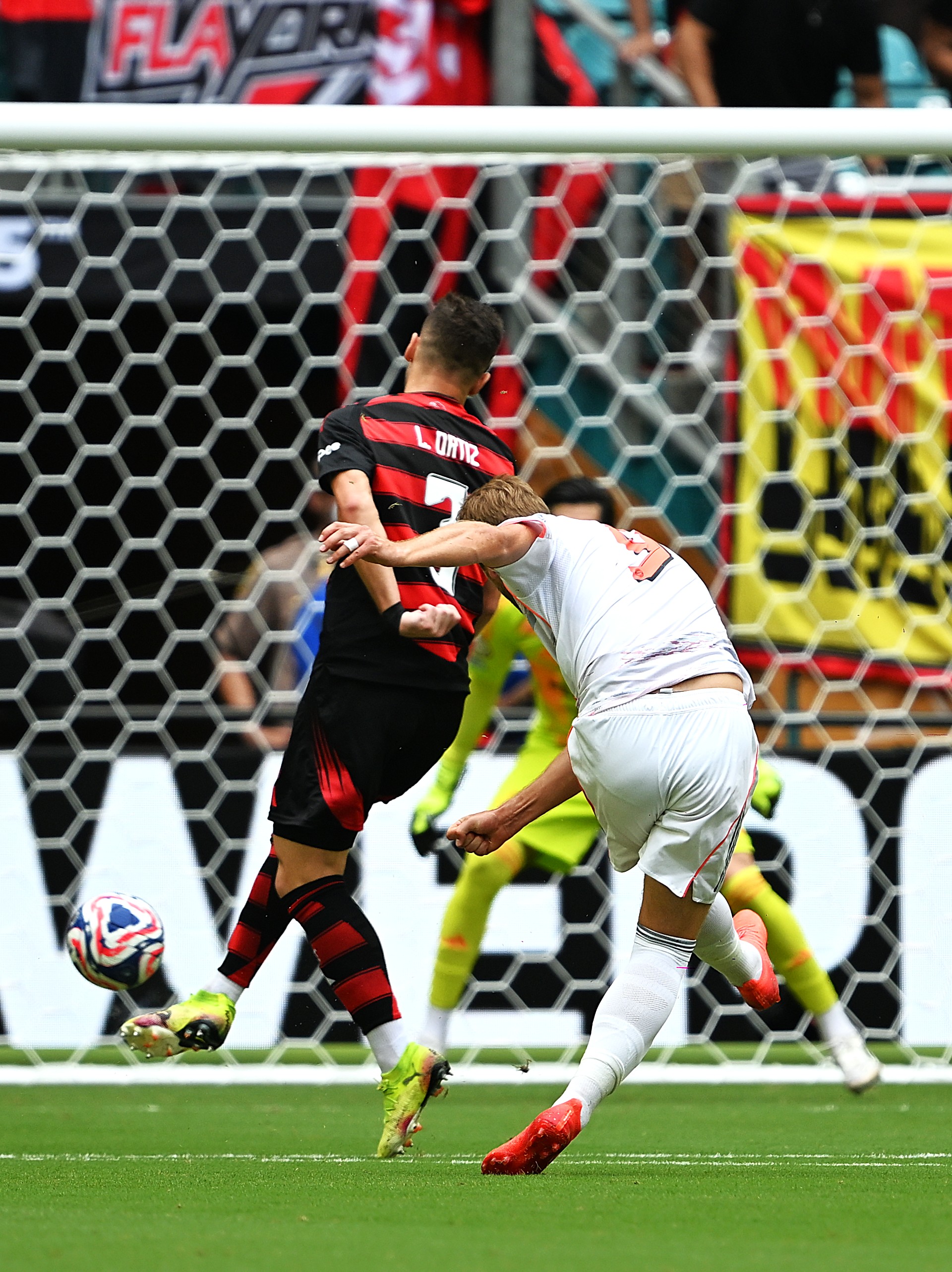 世俱杯爆冷！拜仁补时绝杀，球迷沸腾：不可思议！