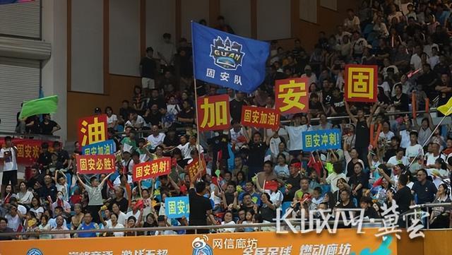 强强对决，球队技术拚搏，争夺最终胜利！