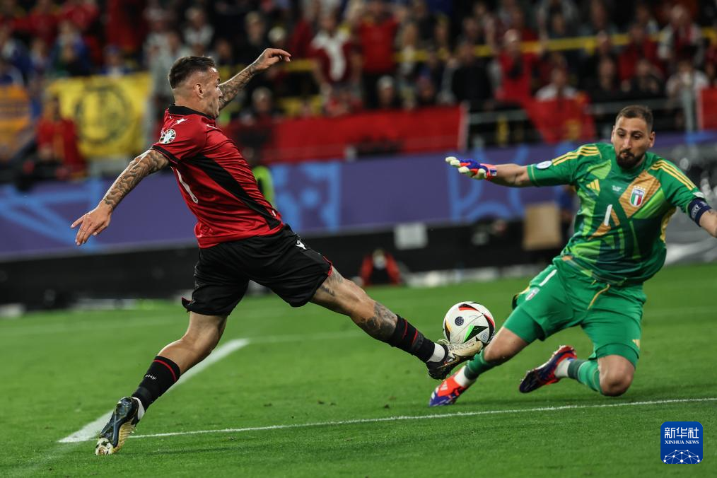 巴萨险胜意大利，卡塞米罗送出助攻