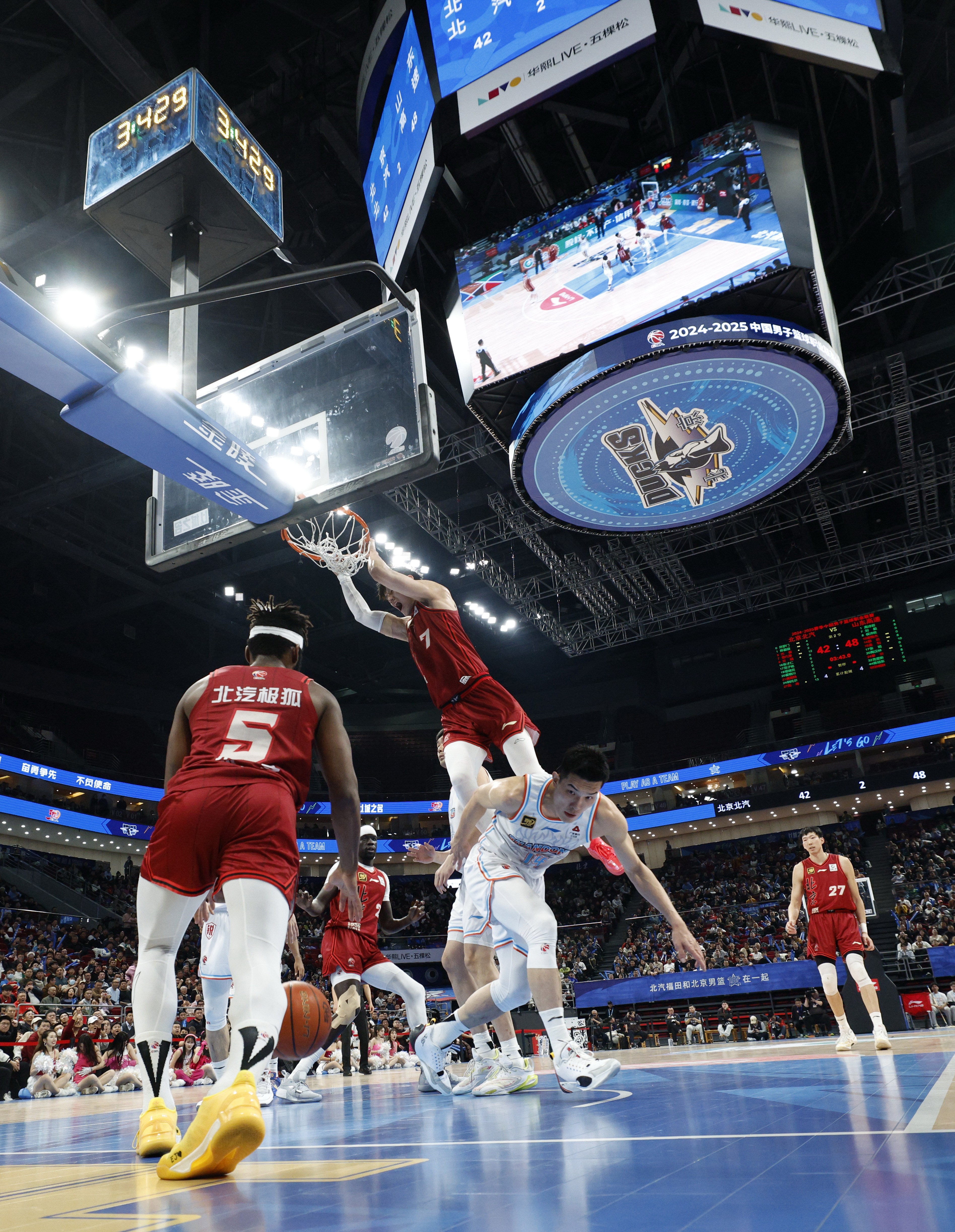 太阳鏖战北京队,詹姆斯高光表现 太阳鏖战北京队,詹姆斯高光表现