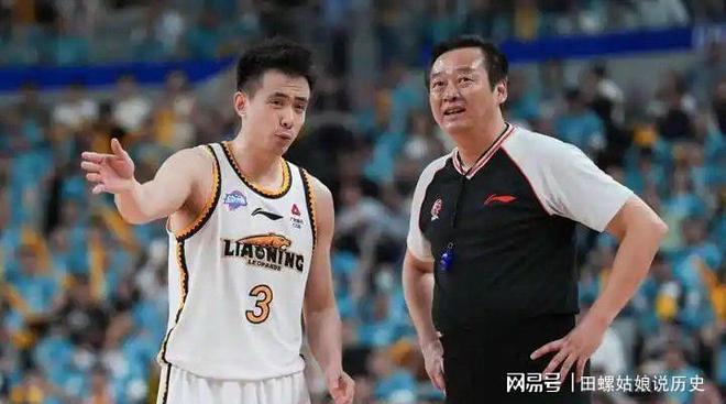 深圳队力克青岛队,赵继伟高光表现 深圳队力克青岛队,赵继伟高光表现