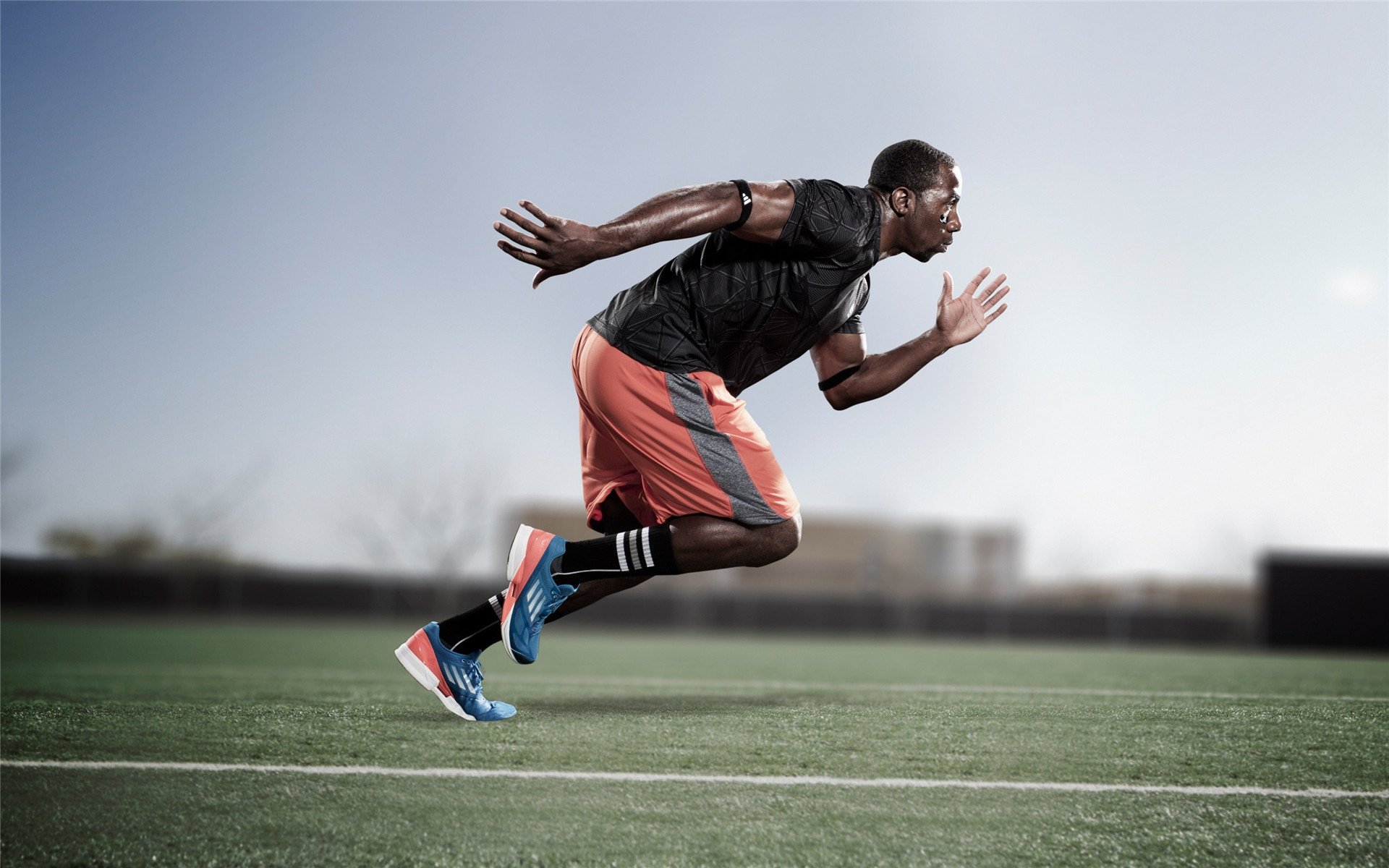 霍勒迪成为全场焦点,步行者力克勇士