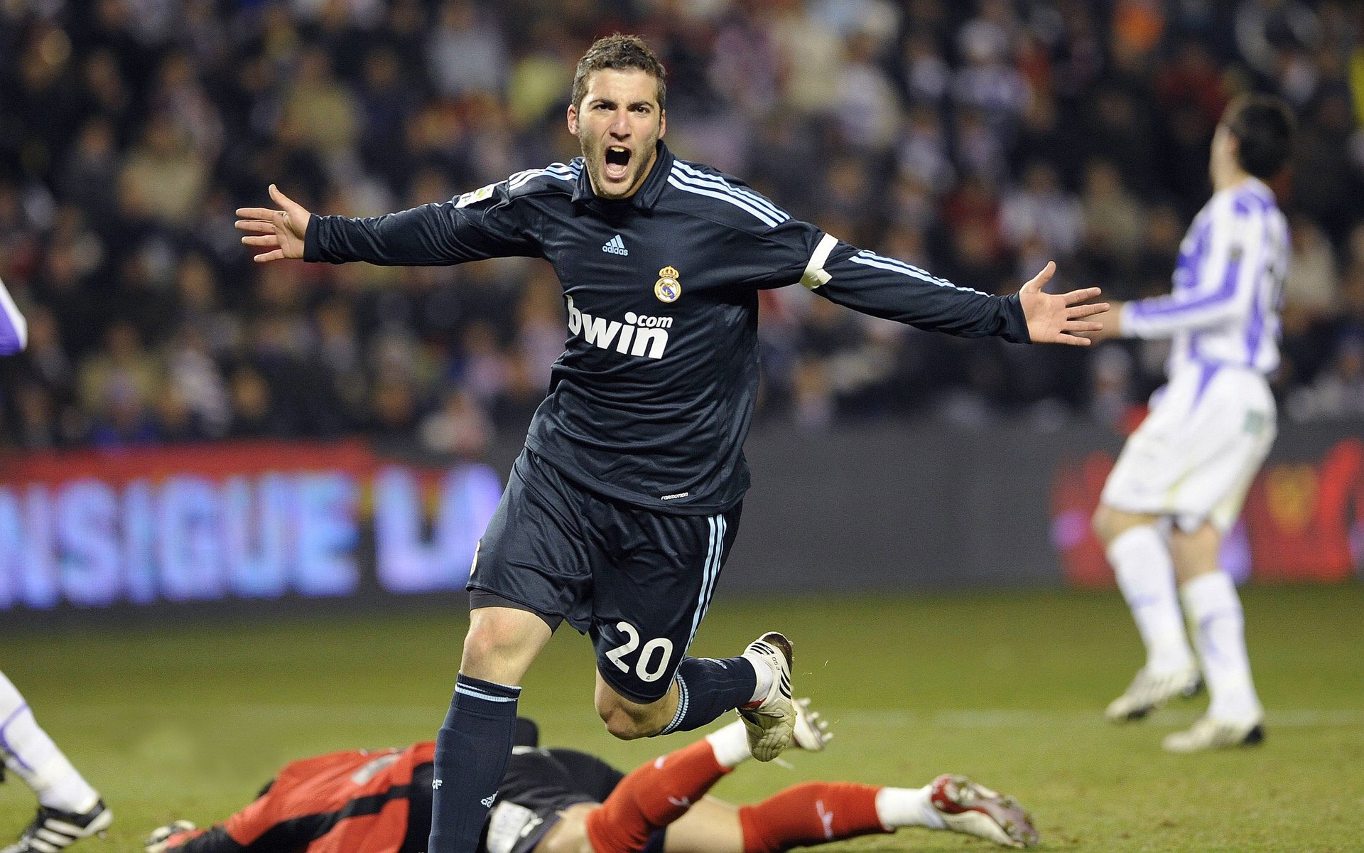 孔德节奏完全掌控，沙特强势晋级波兰—战术纪律与意志力的胜利