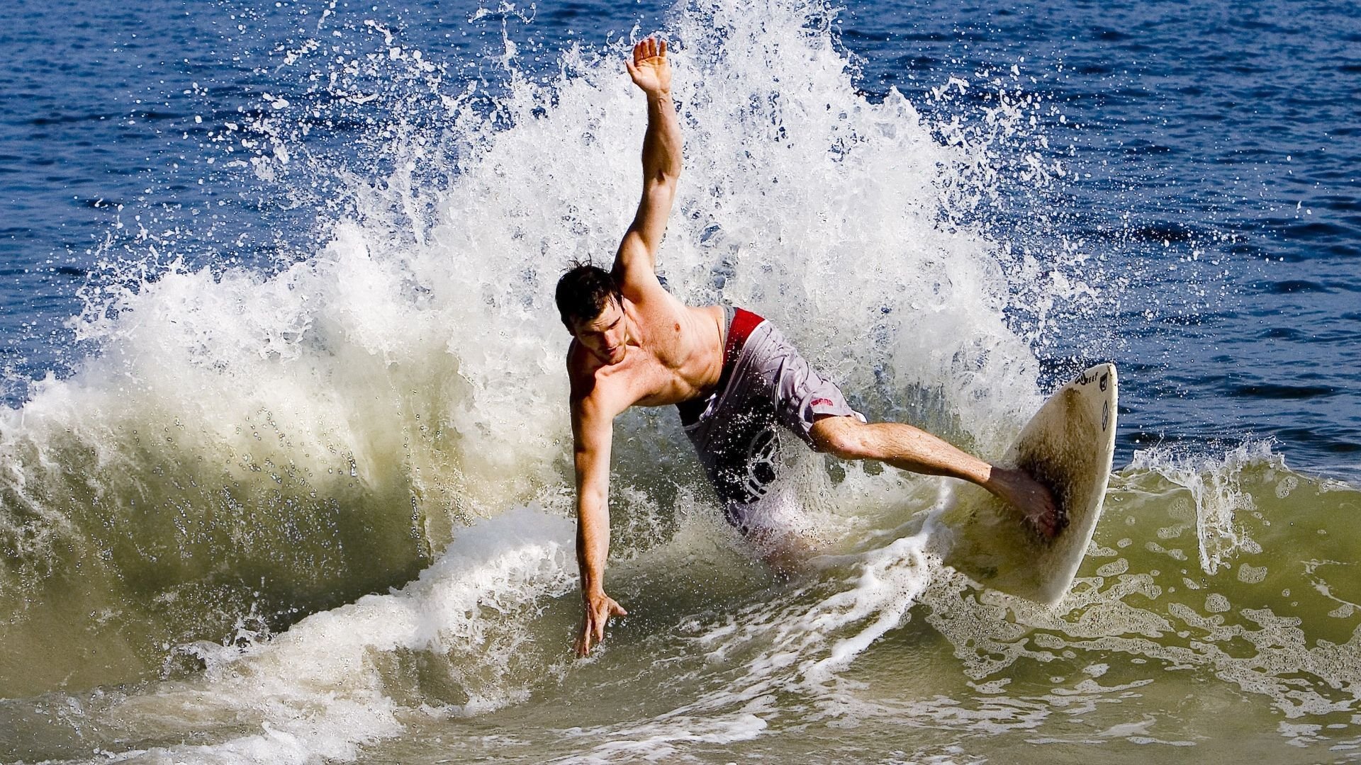 雷速下载-库里末节狂飙19分，勇士强行终结北京队连胜神话