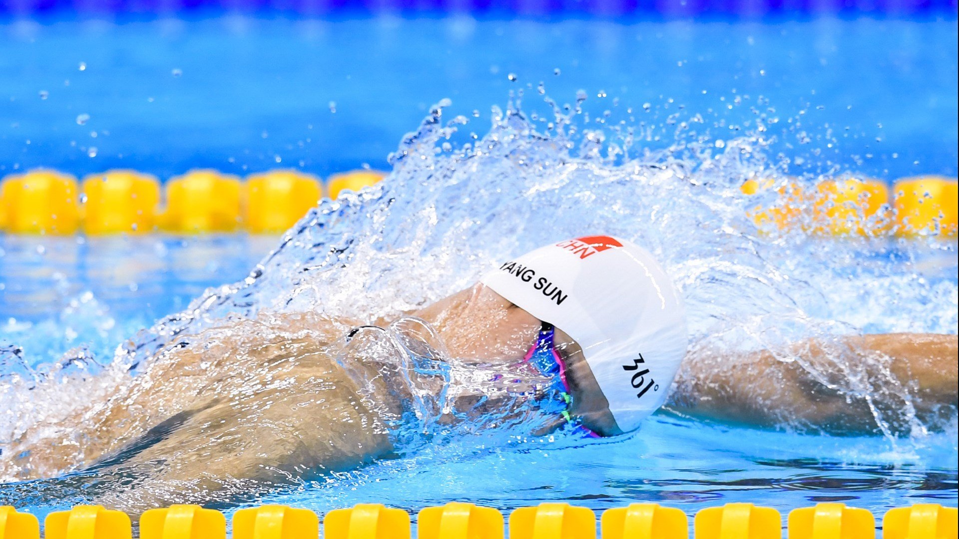 德甲争冠战焦点战，一场马里横扫智利式的非对称对决