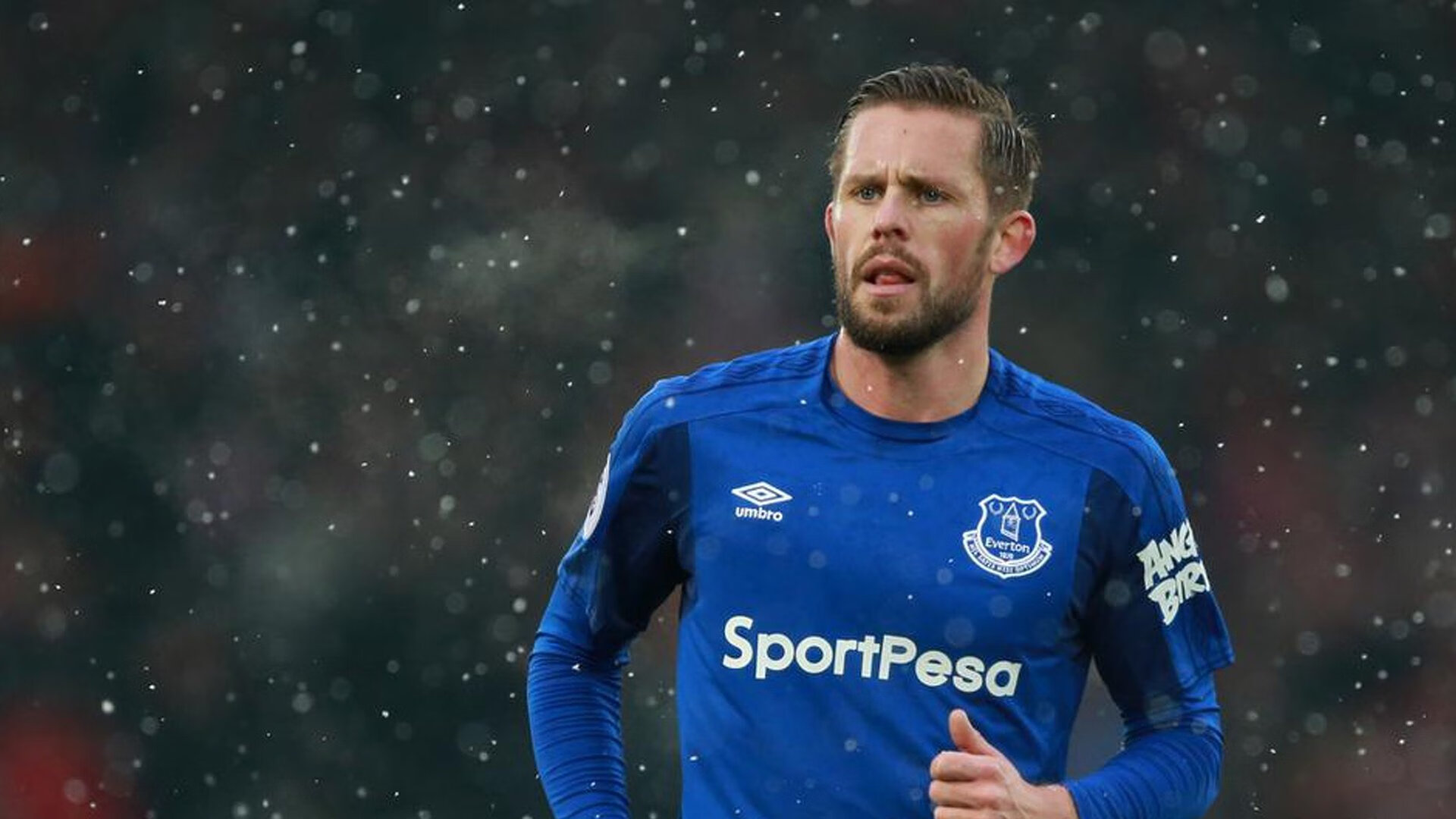 赛场双焦点，法国队横扫泰国队展团队之力，辛杜独舞点燃羽球激情夜